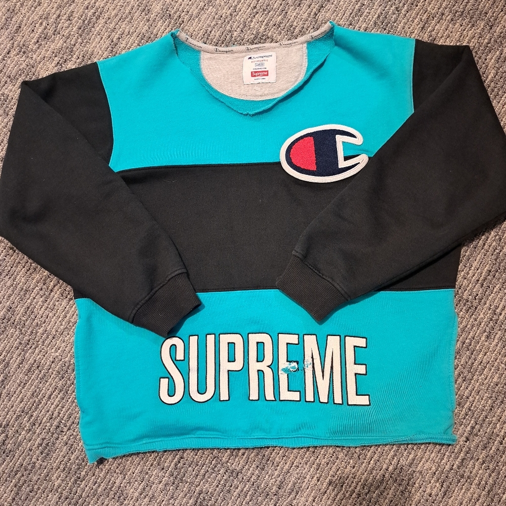 Supreme x Champion Sweatshirt sz. Large Men Unisex distressed rare